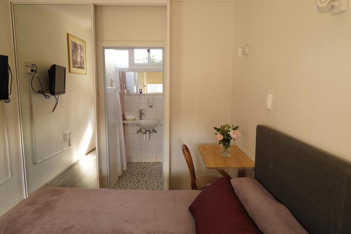 Room 18 of 34