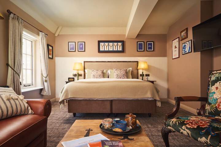 Room 10 of 76