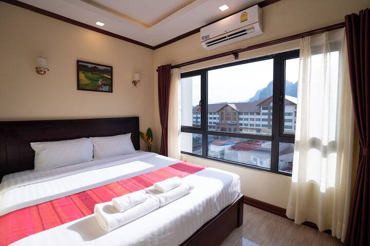 Room 8 of 34