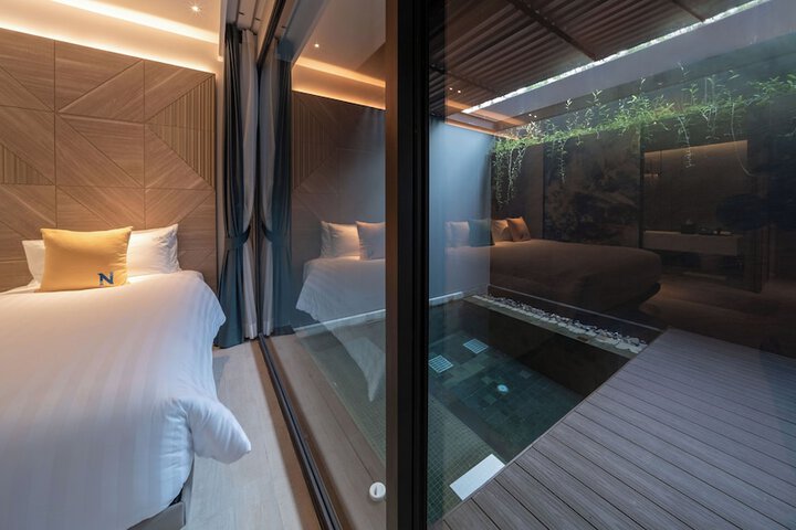 Room 20 of 183