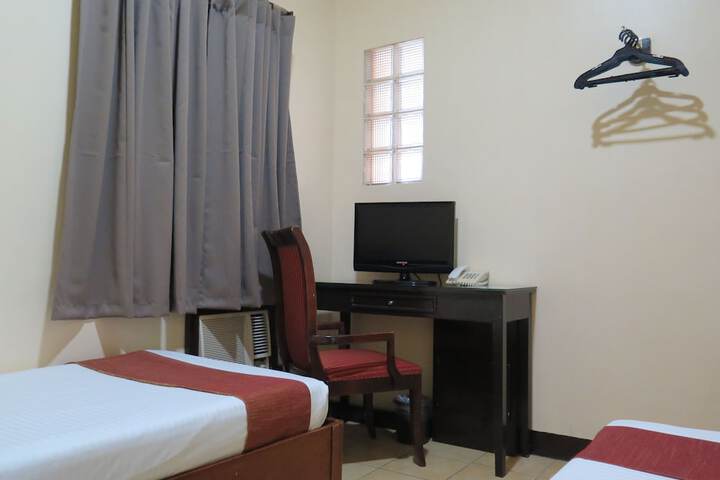 Room 14 of 25