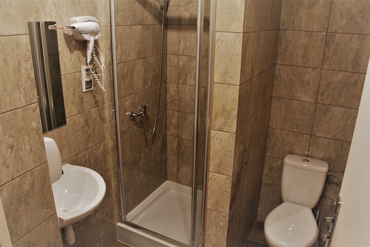 Room 128 of 159