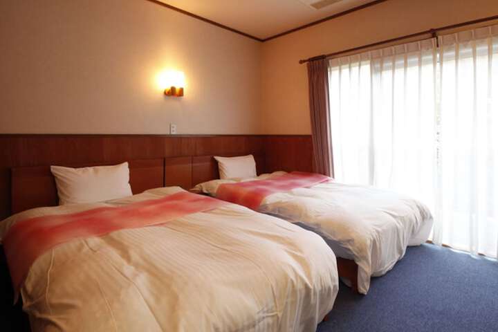 Room 10 of 30