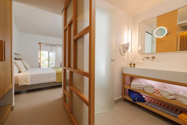 Room 66 of 209