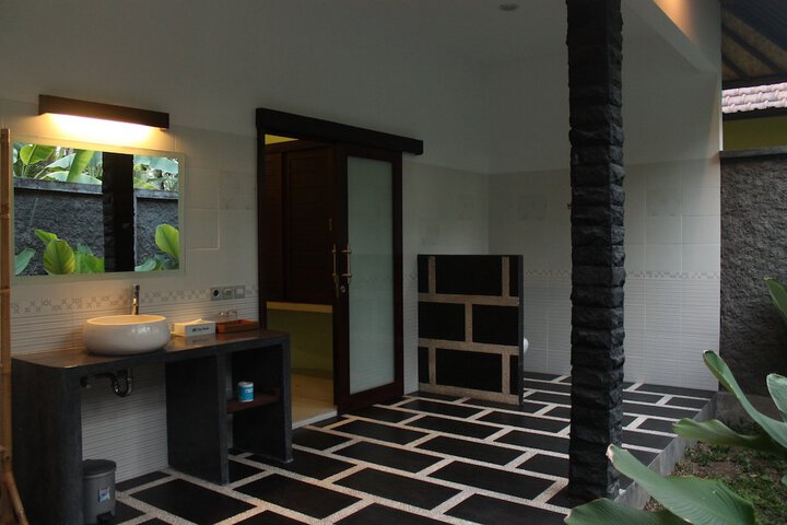 Clean Restrooms