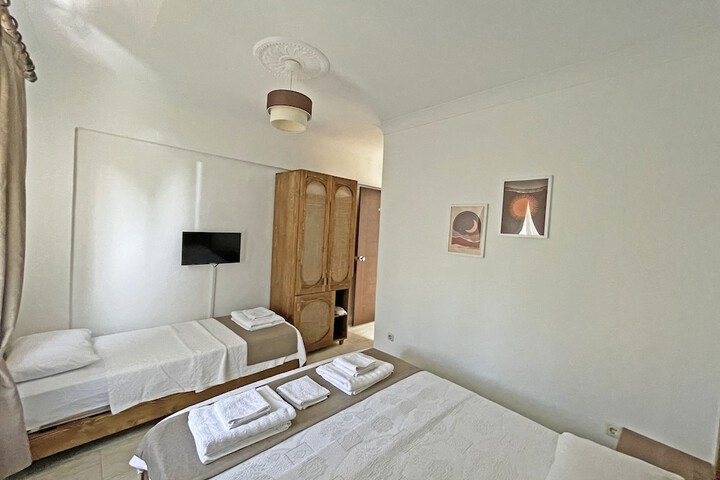 Room 9 of 43