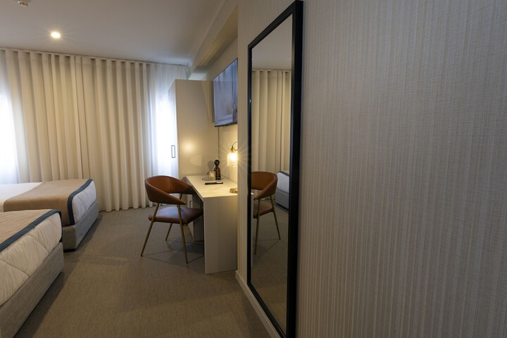 Room 7 of 70
