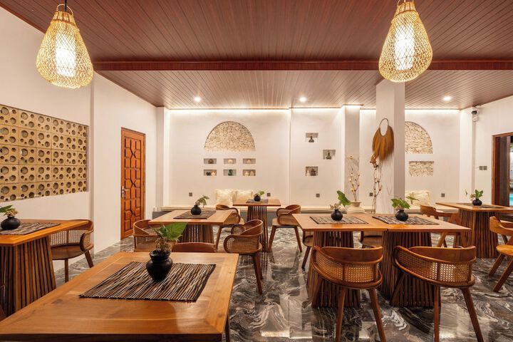 Dining 153 of 176