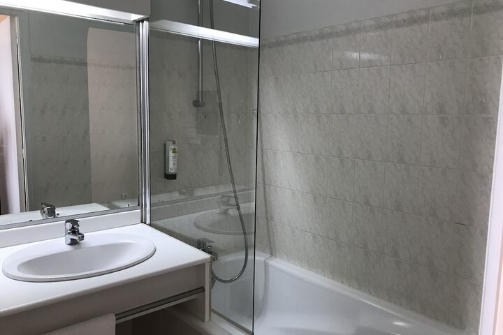 Room 8 of 24