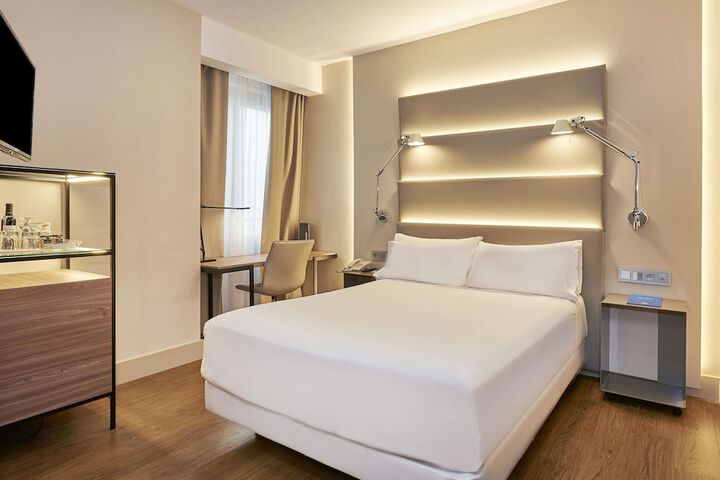 Room 17 of 70