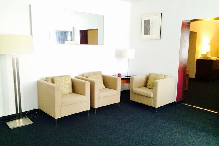 Room 9 of 24