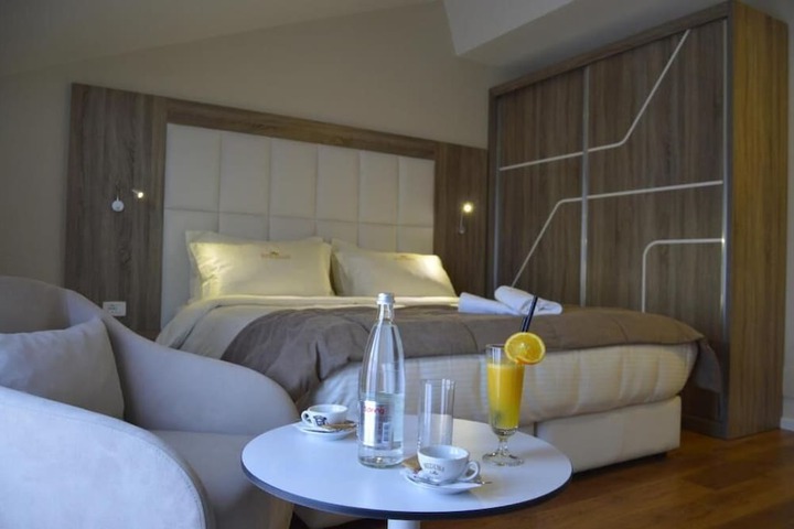 Room 3 of 17