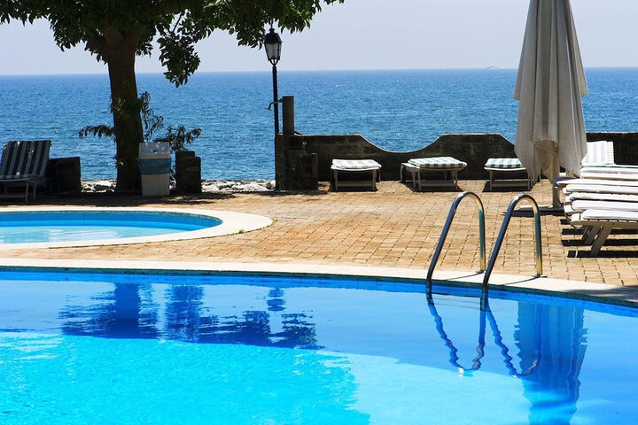 Pool 44 of 67