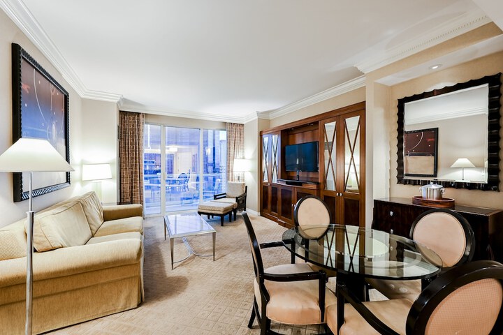 Room 42 of 105