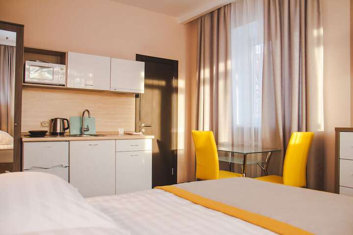 Room 8 of 43