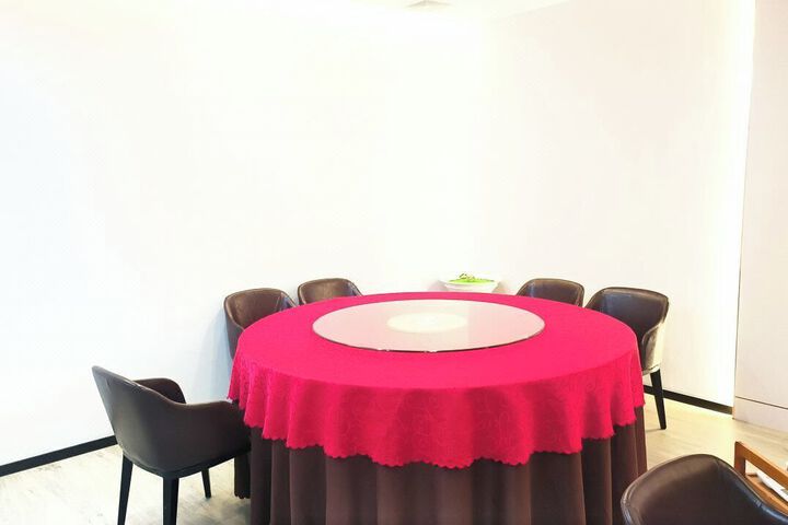 Dining 14 of 26