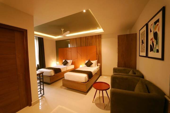 Room 9 of 46