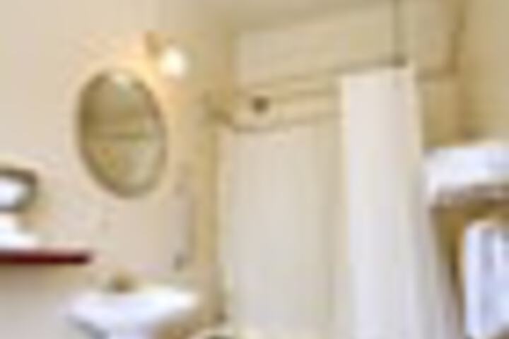 Room 65 of 153