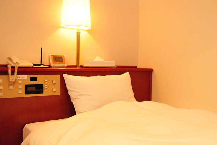 Room 12 of 27