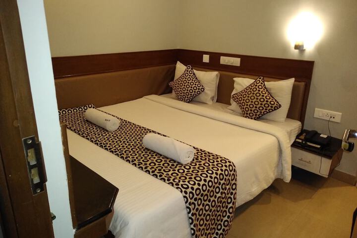 Room 6 of 51