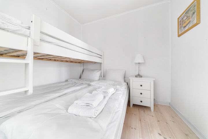 Room 3 of 61