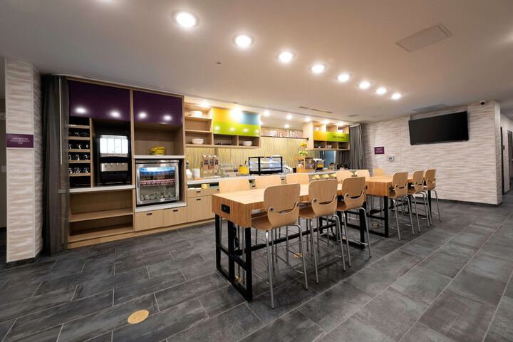 Breakfast area