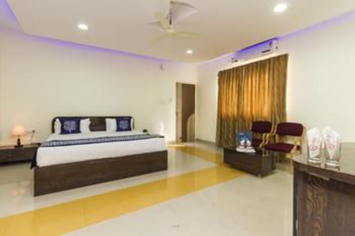 Room 9 of 19