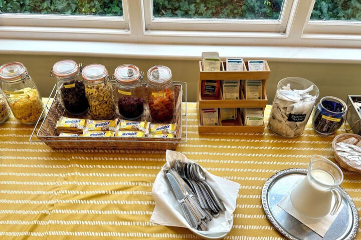 Breakfast/Coffee Service 64 of 109