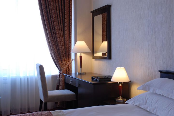 Room 15 of 30