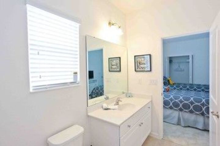 Room 9 of 25