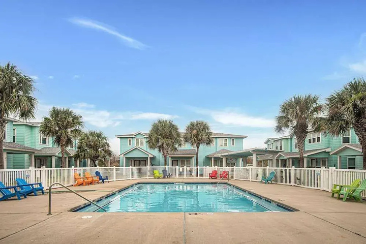 Pool 2 of 4