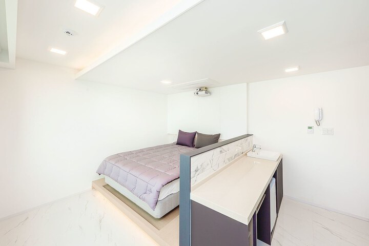 Room 29 of 54