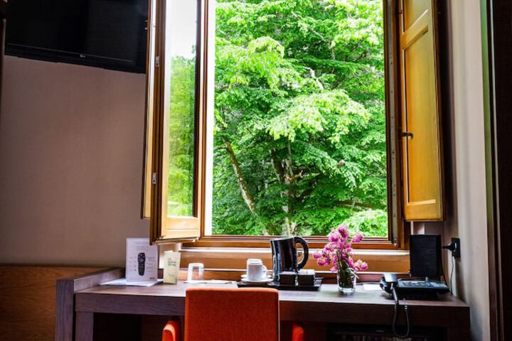 Room 21 of 33