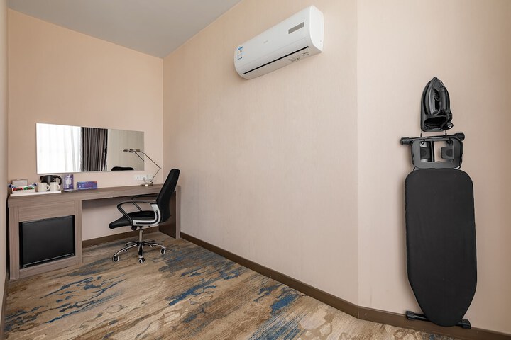 Room 14 of 67