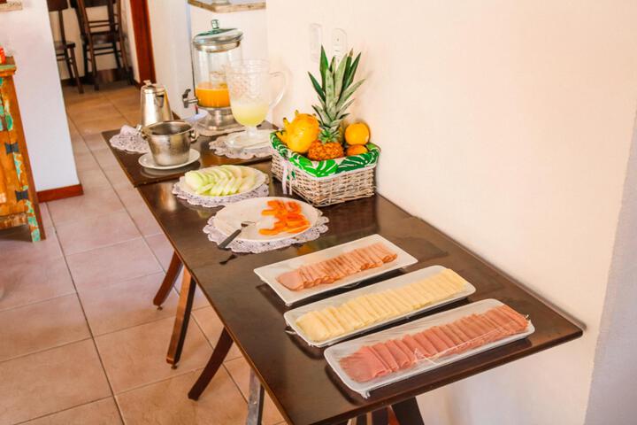 Dining 8 of 18