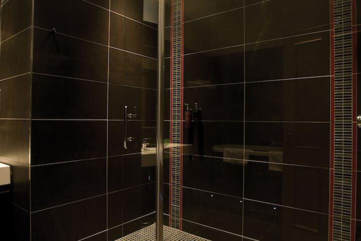 Room 23 of 47
