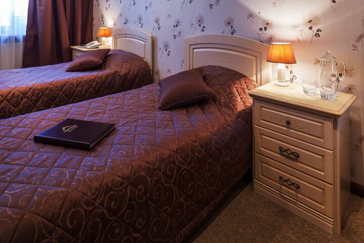 Room 5 of 170