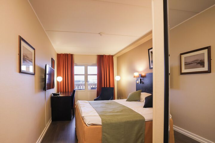 Room 45 of 83