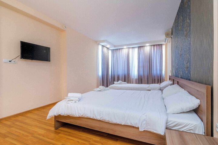 Room 5 of 24