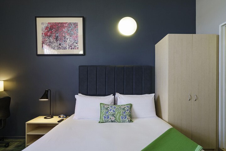 Room 15 of 41