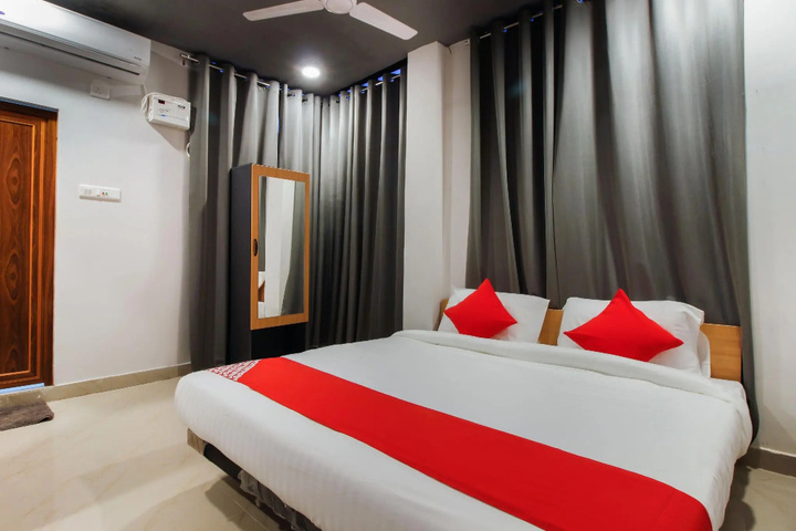Room 2 of 2