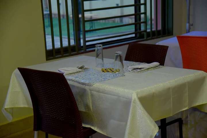 Dining 32 of 69