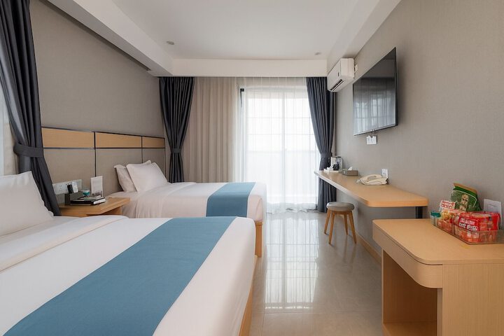 Room 8 of 43