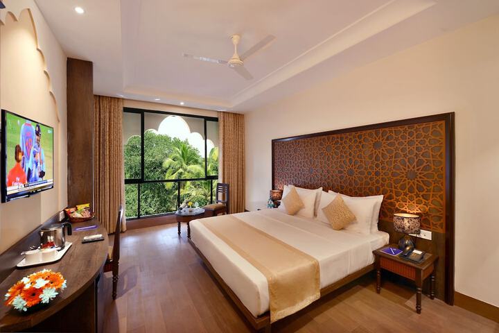 Room 8 of 34