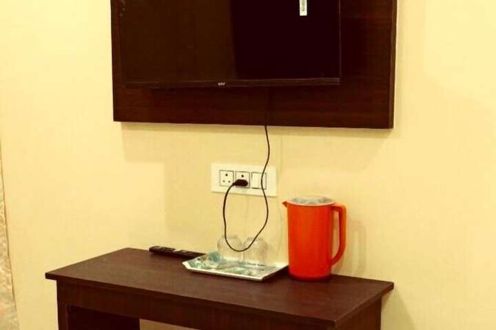 Room 10 of 29