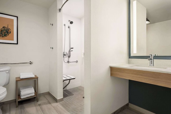 Bathroom shower