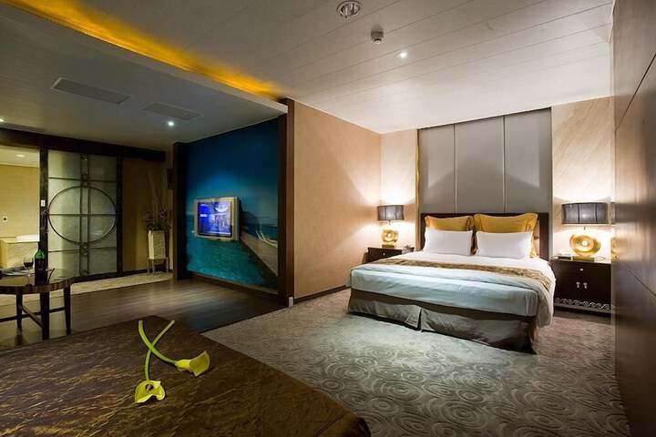 Room 40 of 54