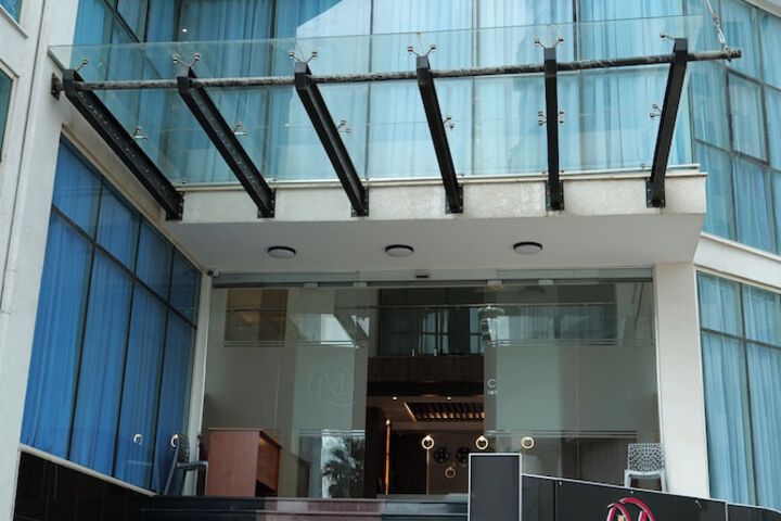 Hotel 66 of 73