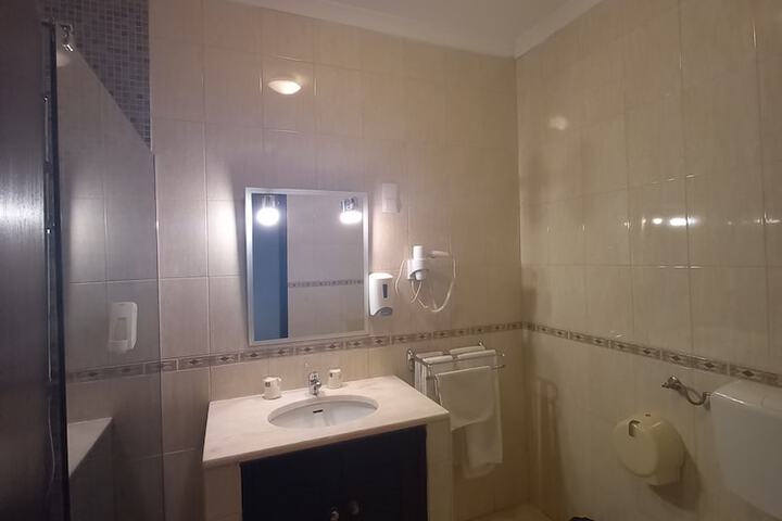 Room 42 of 99