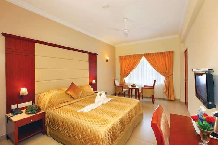 Room 4 of 10